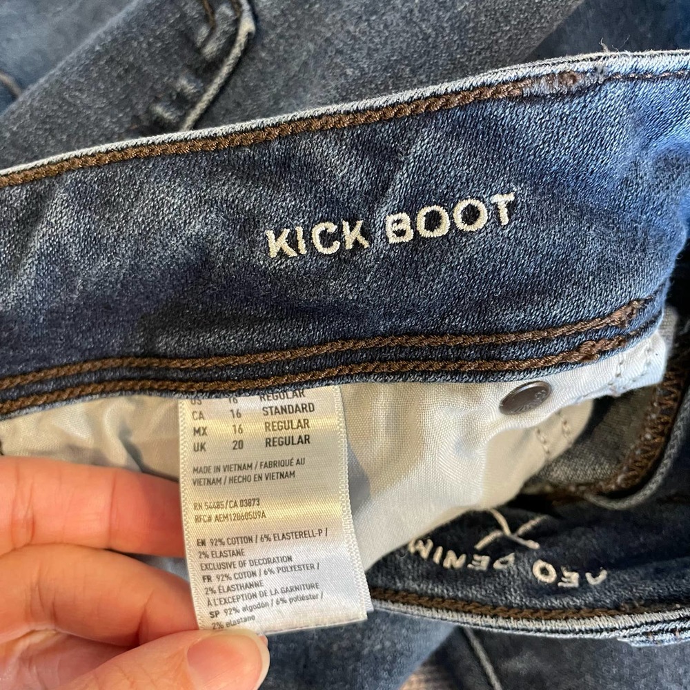 American Eagle Super Stretch Kick Boot Jeans Women's Size 16 Medium Wash - Picture 7 of 8